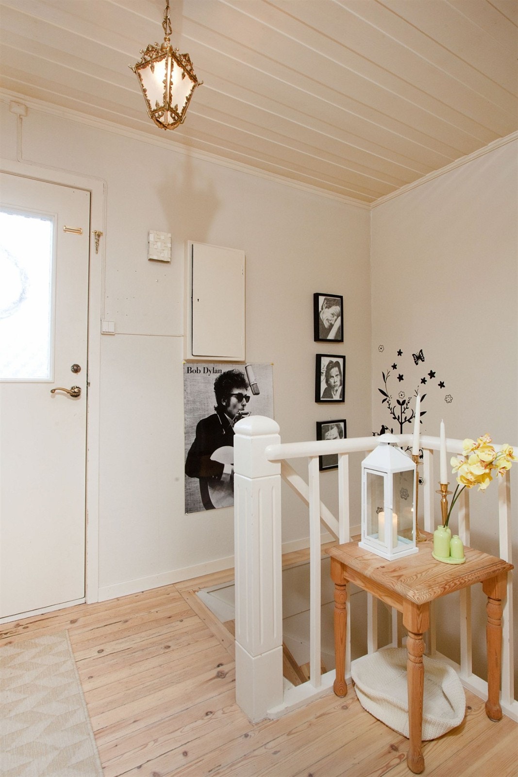 Fin gang! Praktisk innebygget skap til ytterklær. Galleribilde