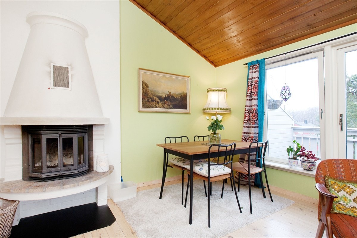 Peiskos og spiseplass i stuen Galleribilde