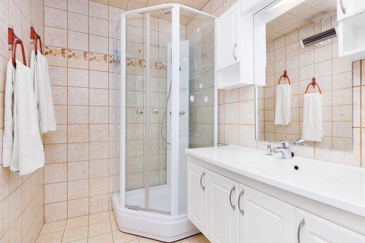 Flislagt bad. Galleribilde