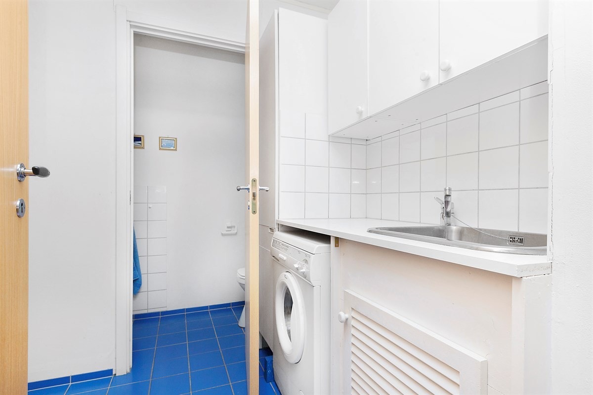 Vaskerom Galleribilde