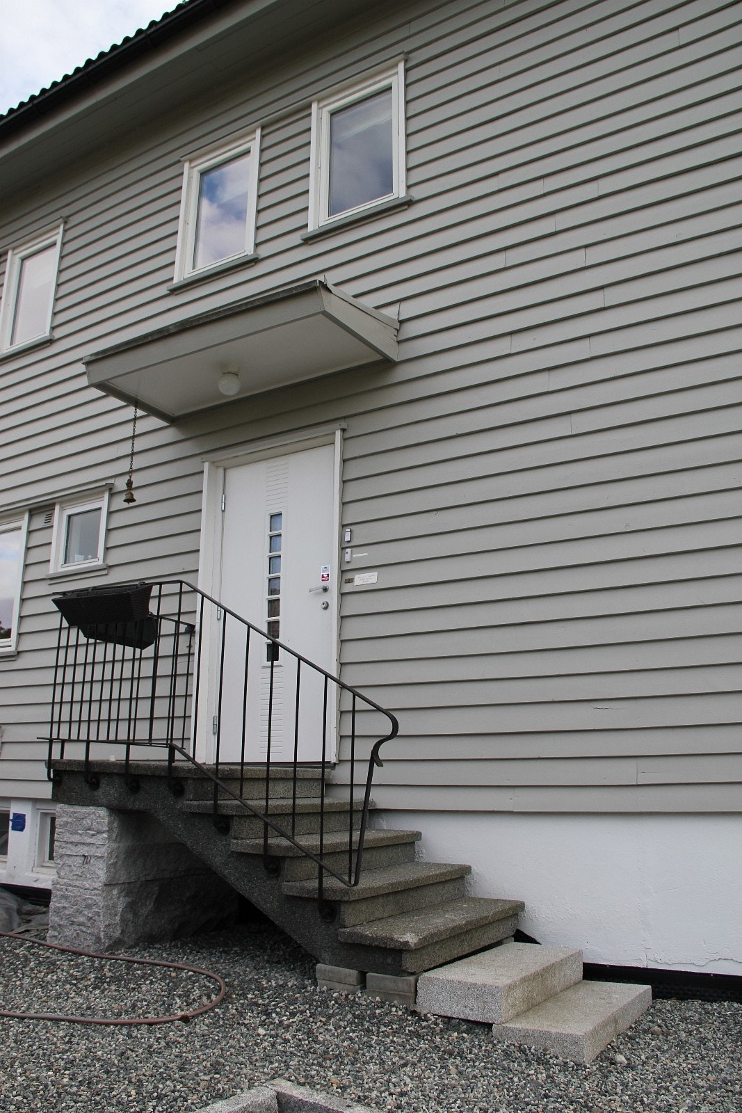 Inngangsdør leilighet ute Galleribilde