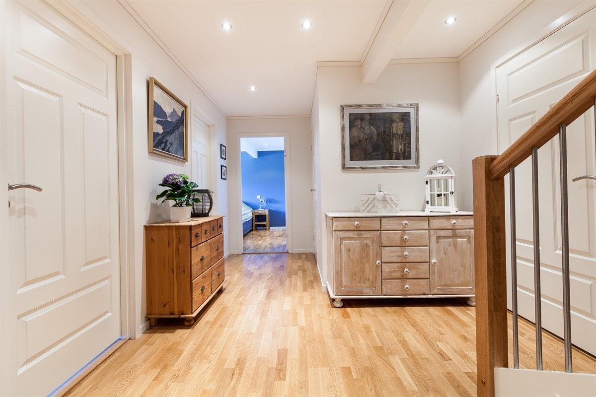 Gang i underetasjen. Galleribilde