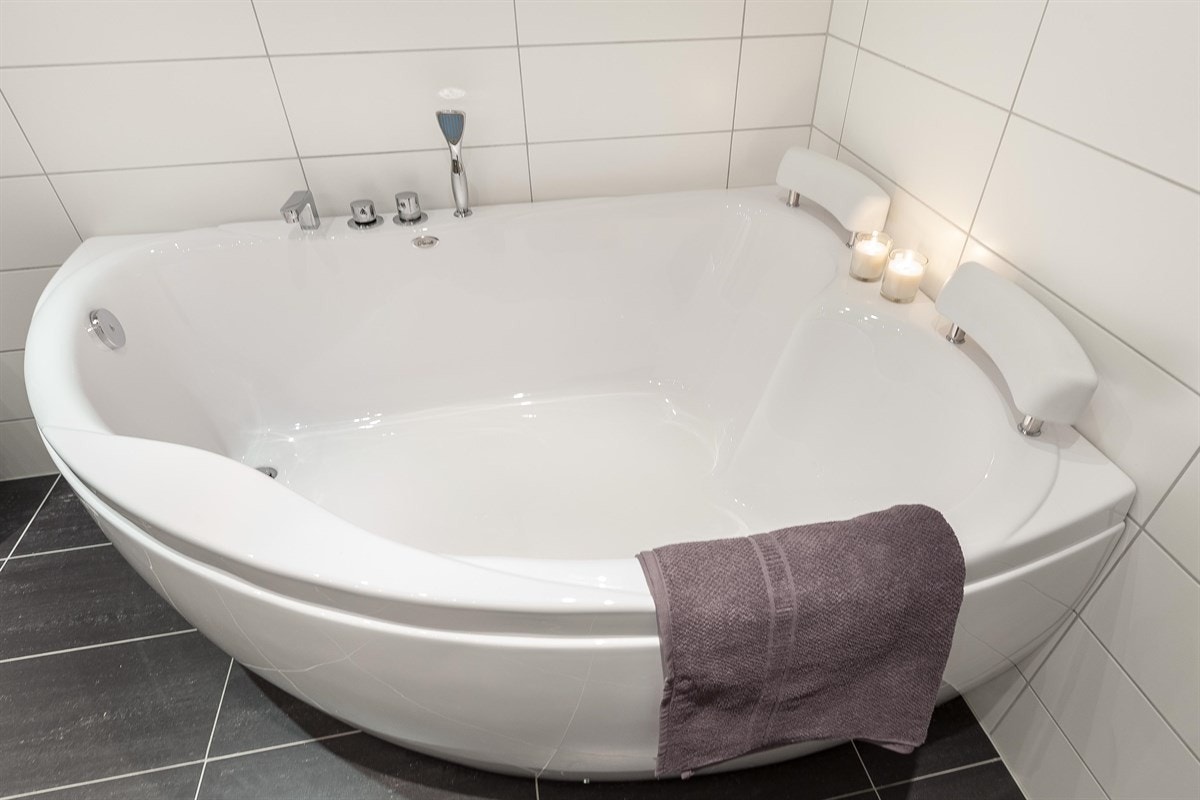 Badekar for koselige kjærestekvelder. Galleribilde