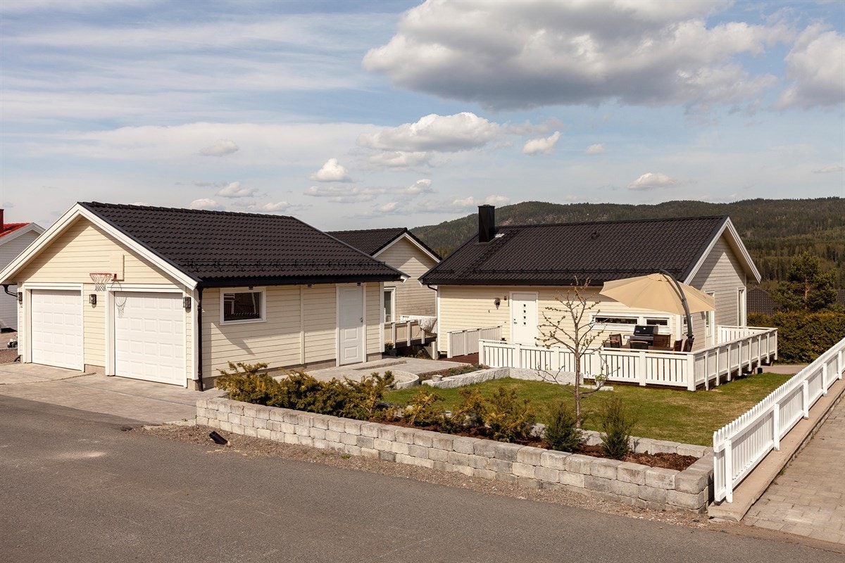 Rudbakken 11 presentert av Thomas Larsen. Galleribilde