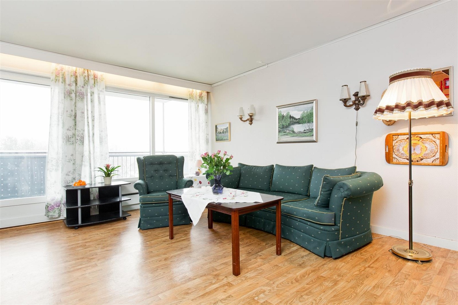 Luftig stue med gode lys forhold Galleribilde