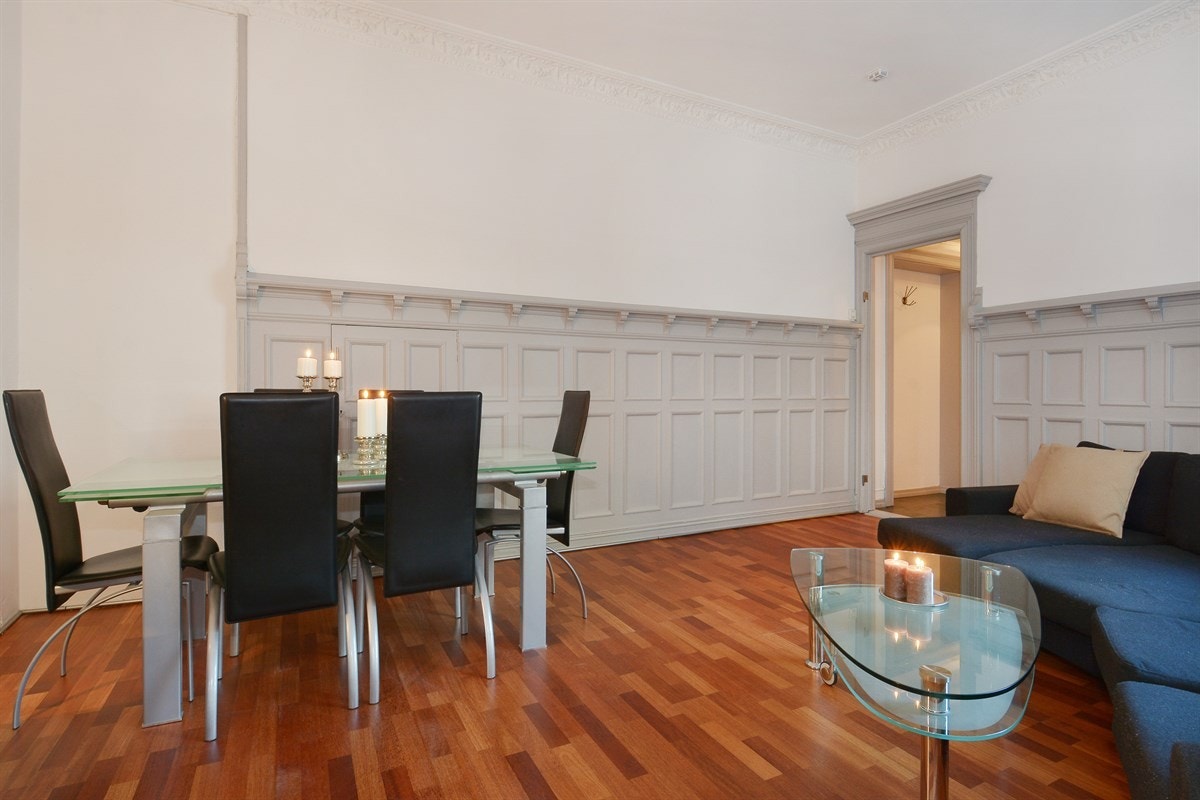 God plass til både salong og spisestue Galleribilde