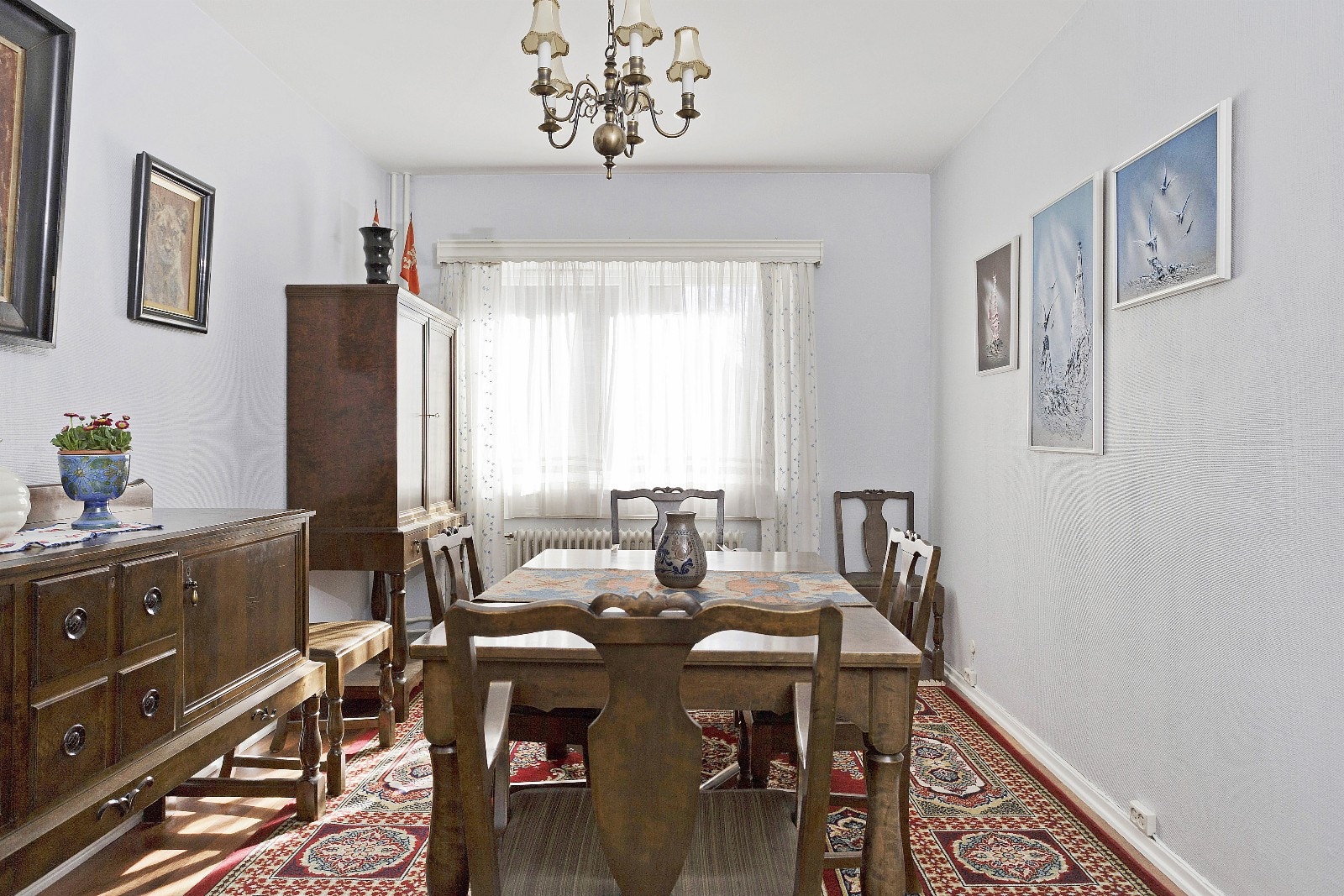 Spisestue/soverom nr. 3 Galleribilde