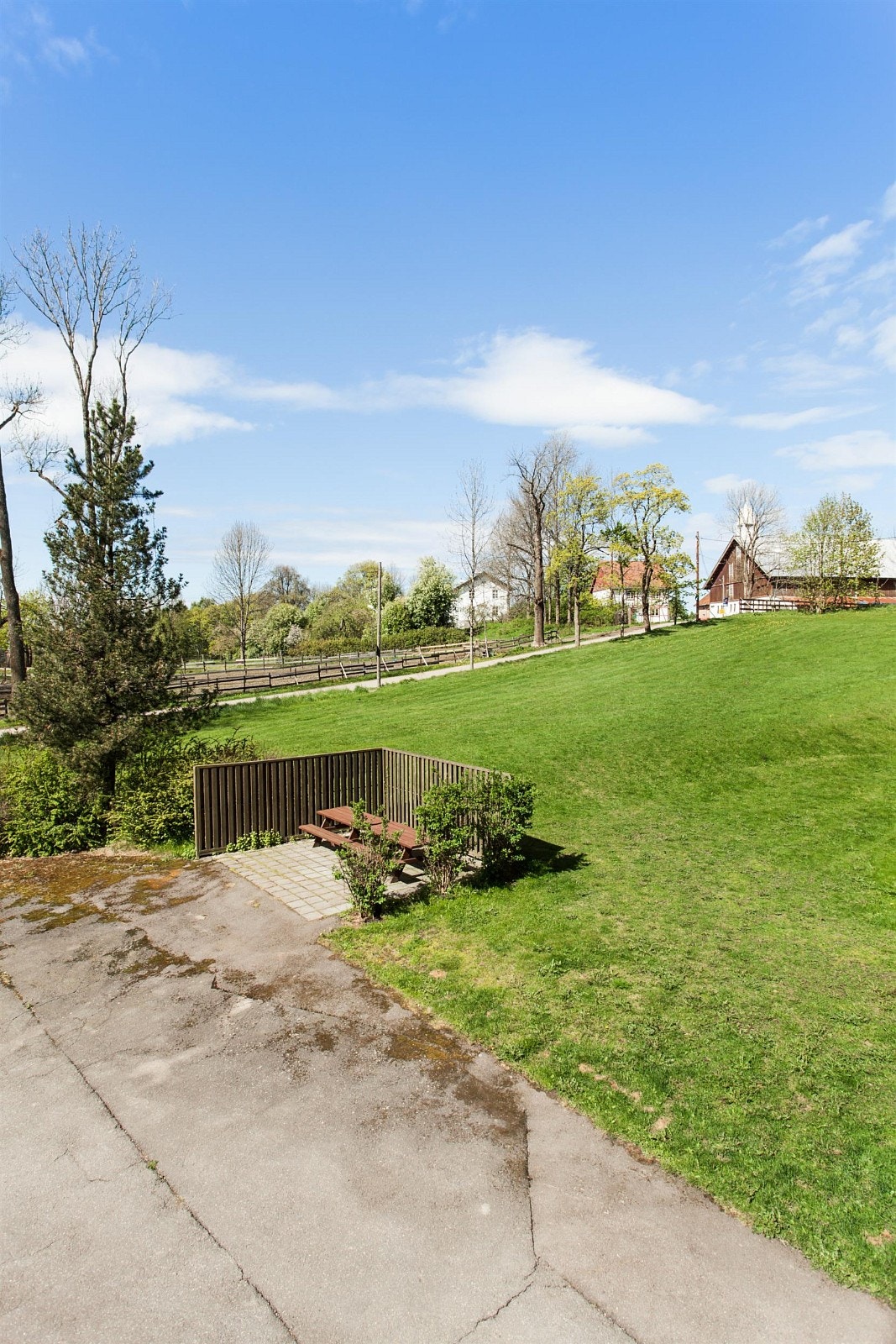 Utsyn mot Tveten gård Galleribilde