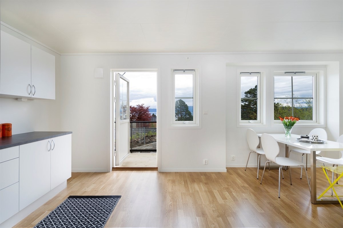 Utgang til altan fra kjøkken Galleribilde