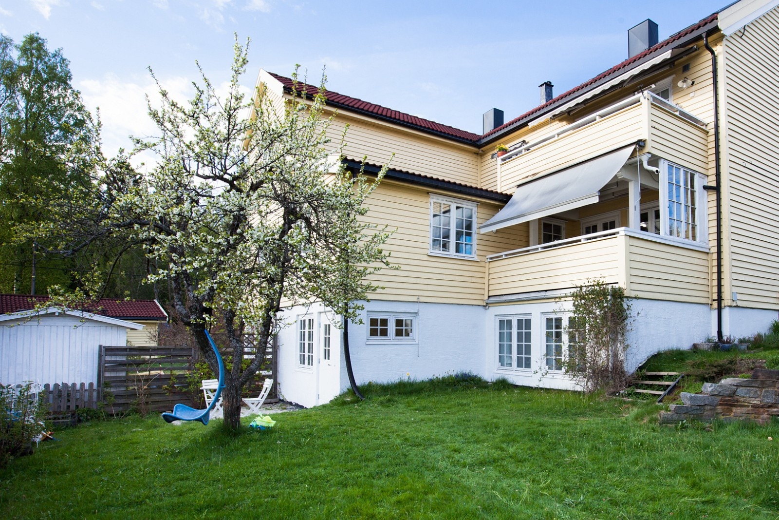 Leiligheten ligger attraktivt til i idylliske Holtet Hageby. Galleribilde