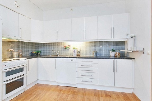 Stort kjøkken. Galleribilde