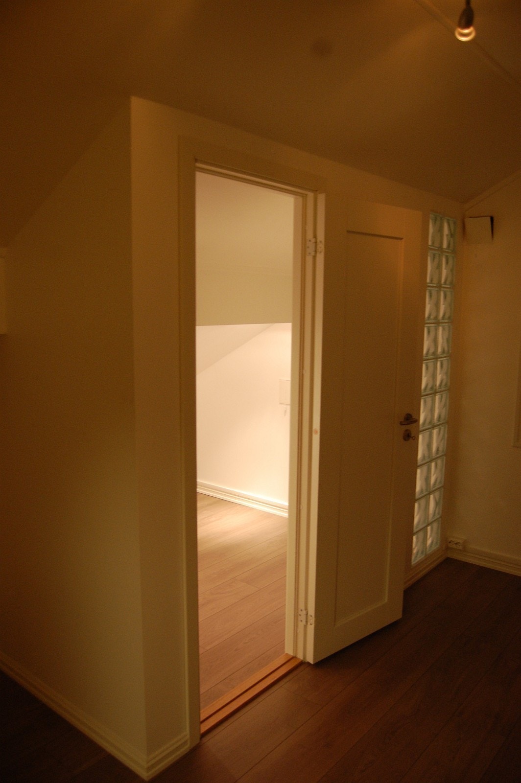 Bilde av dør inn til bod/garderobe/sovemulighet !! Galleribilde