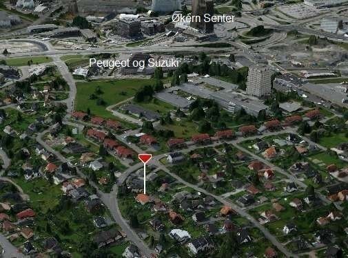 Markør står på huset. ca 6-8 minutter gange til Økern senter. ca 10 minutter med t-bane fra Økern til Oslo sentrum Galleribilde