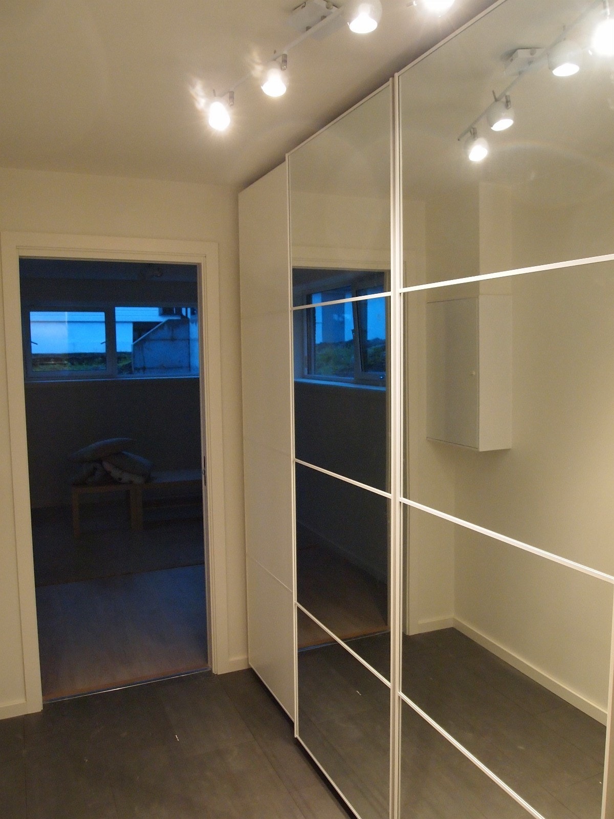 gangen, 3m skap med skyvedør Galleribilde