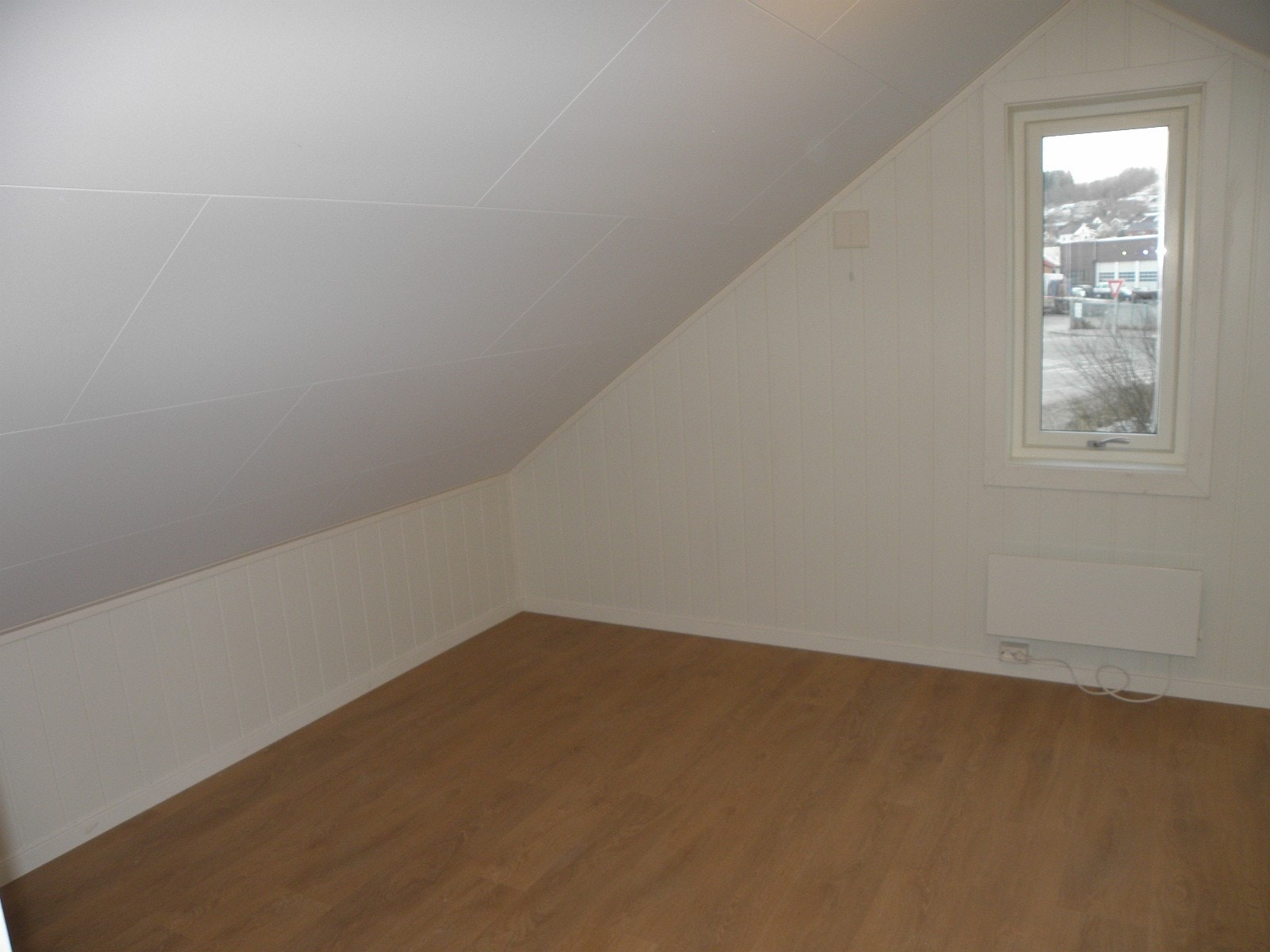 Hybel 1, LEDIG Galleribilde