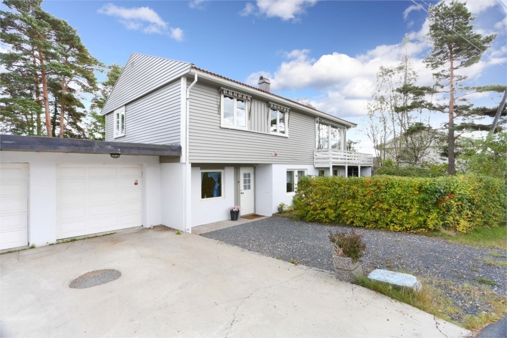 Fasade med inngangsparti Galleribilde