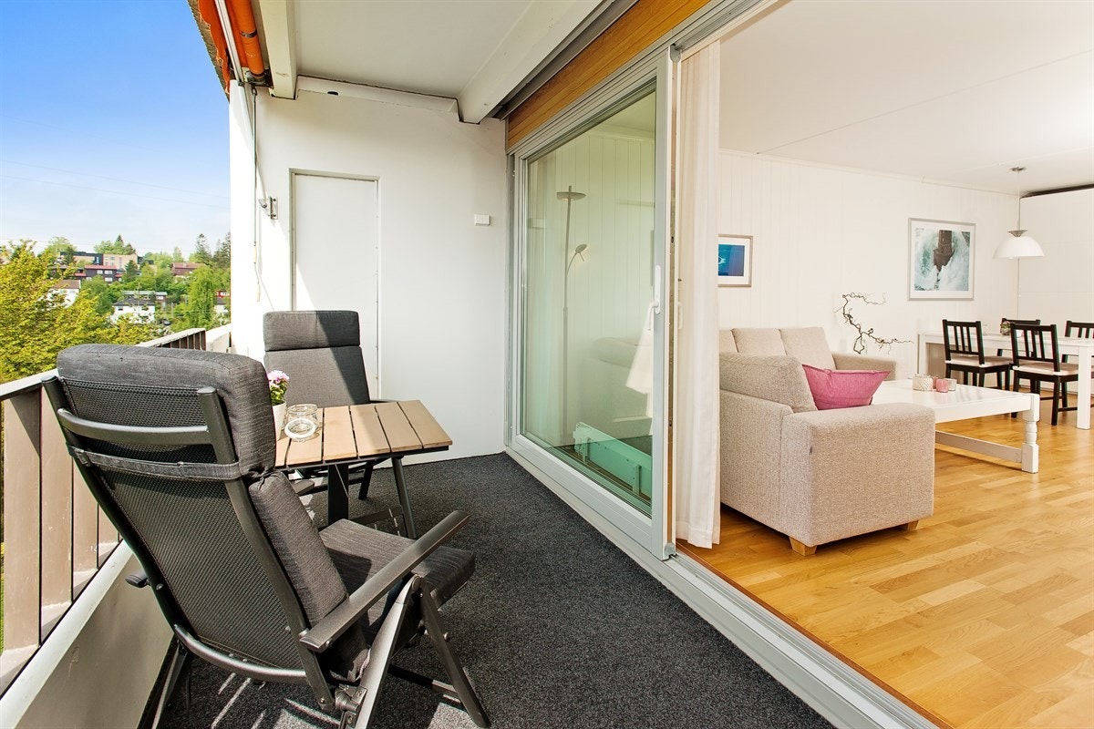 Stor veranda på 10 kvm med meget gode solforhold Galleribilde