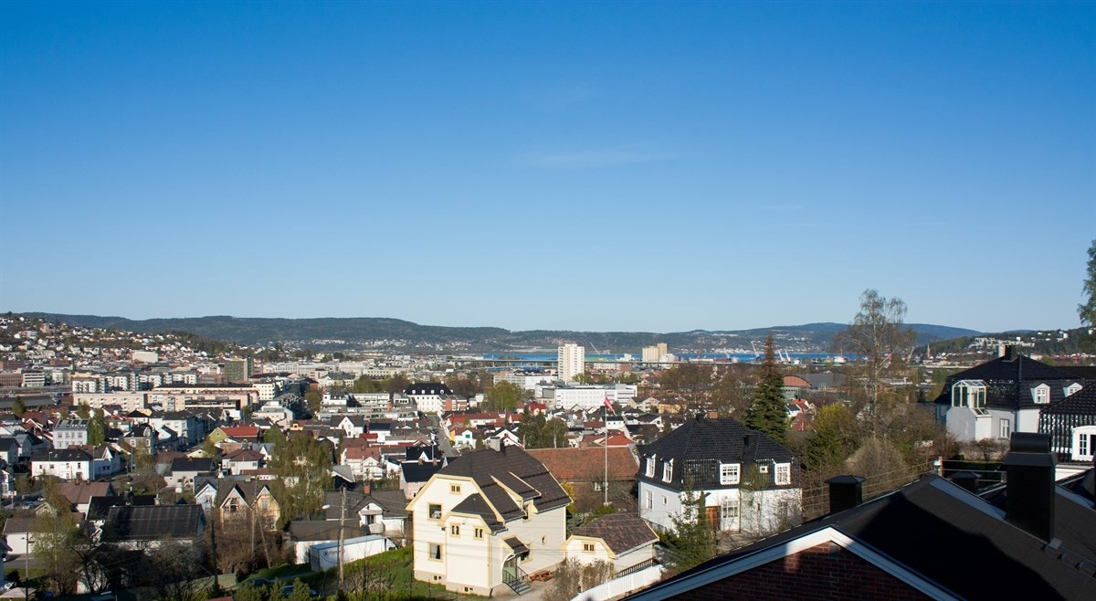 Fantastisk utsikt over Drammen by og fjorden Galleribilde