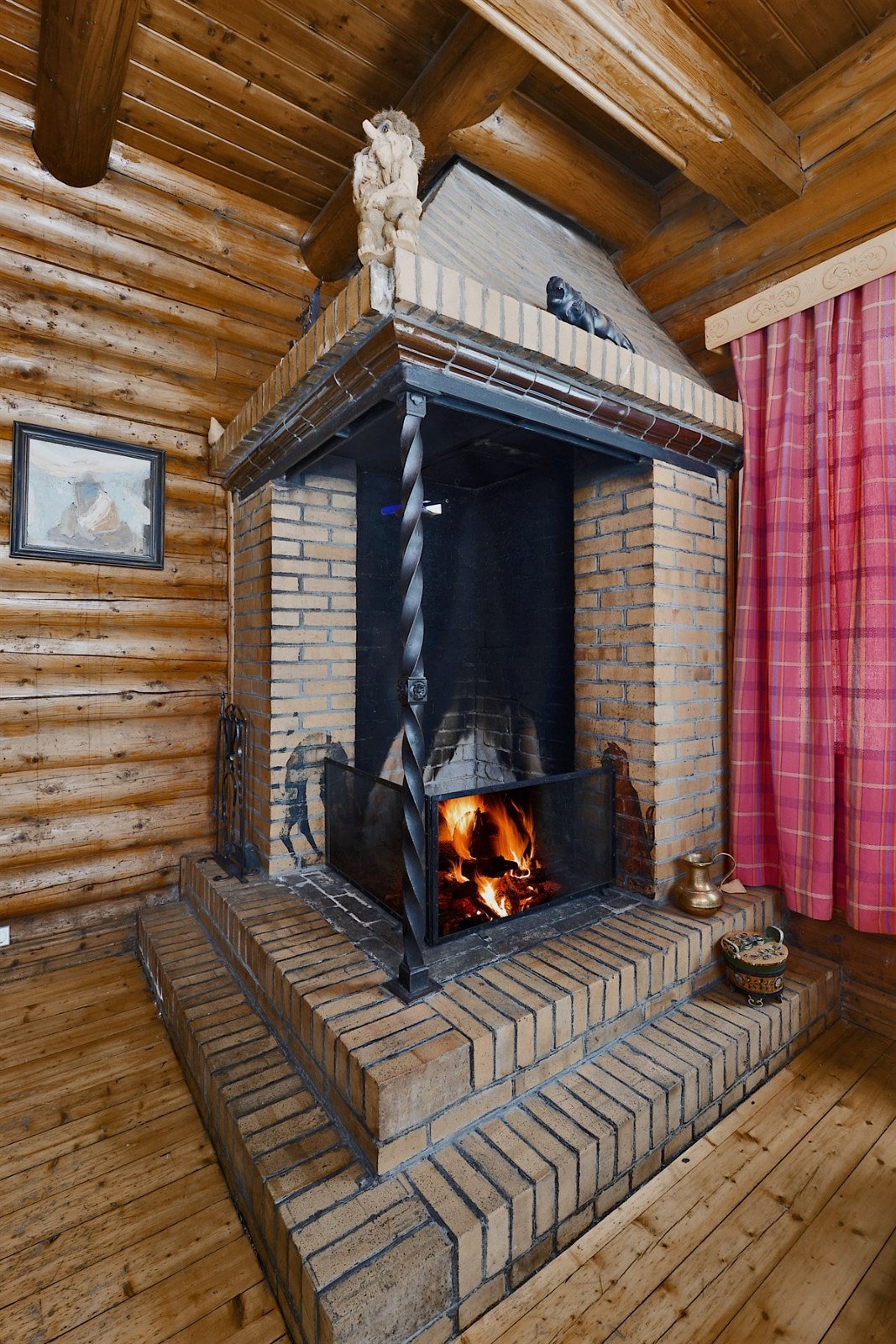 Peis i spisestue/peisestue i 1.etg. Galleribilde