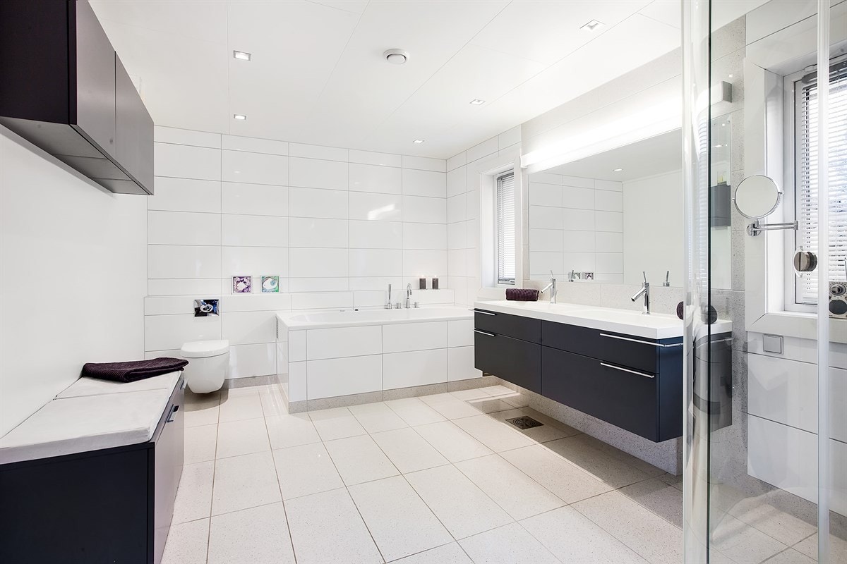 Stort, påkostet bad Galleribilde