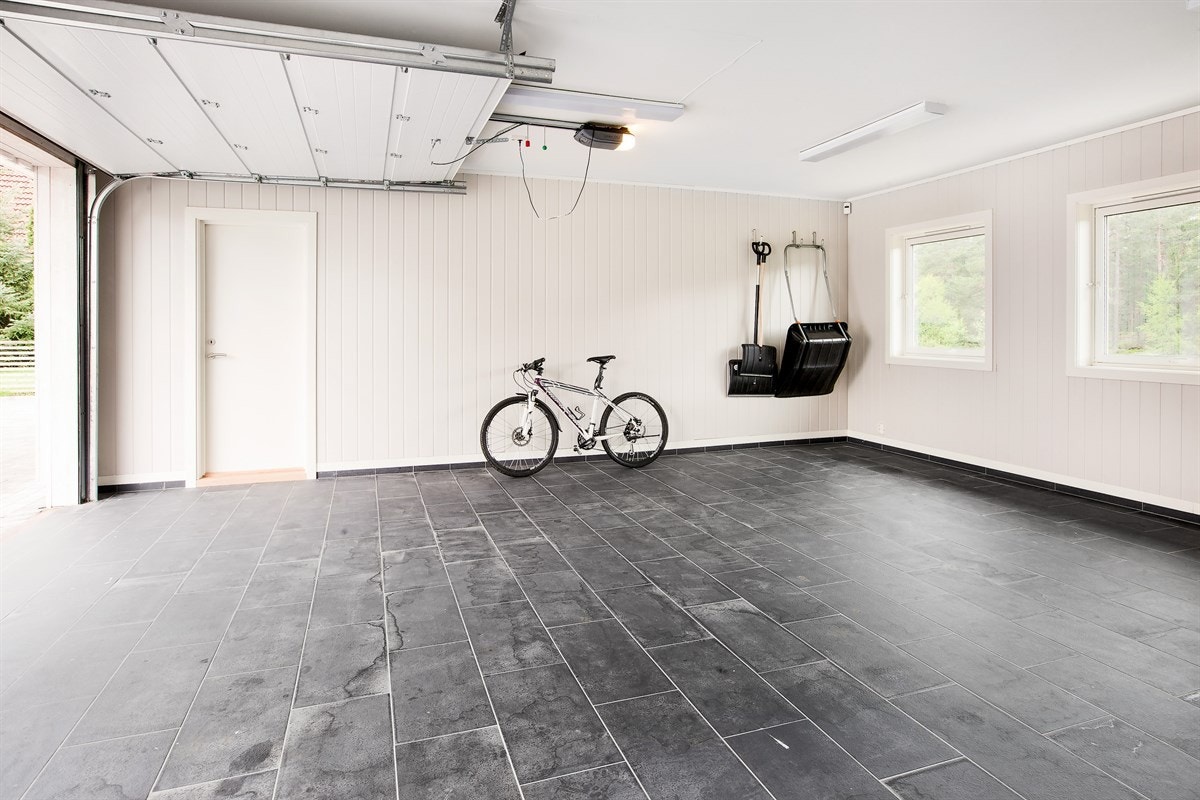Garasje i hus 2 Galleribilde