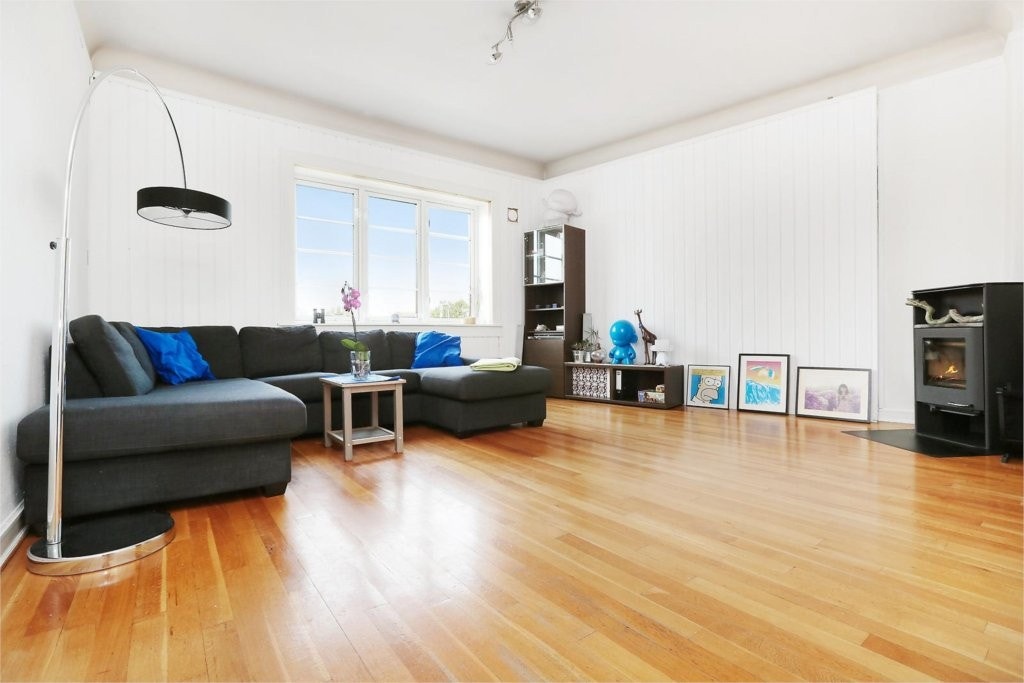 STOR 2-ROMS MED SOLRIK BALKONG, PEIS OG NYERE BAD FRA 2007! Galleribilde