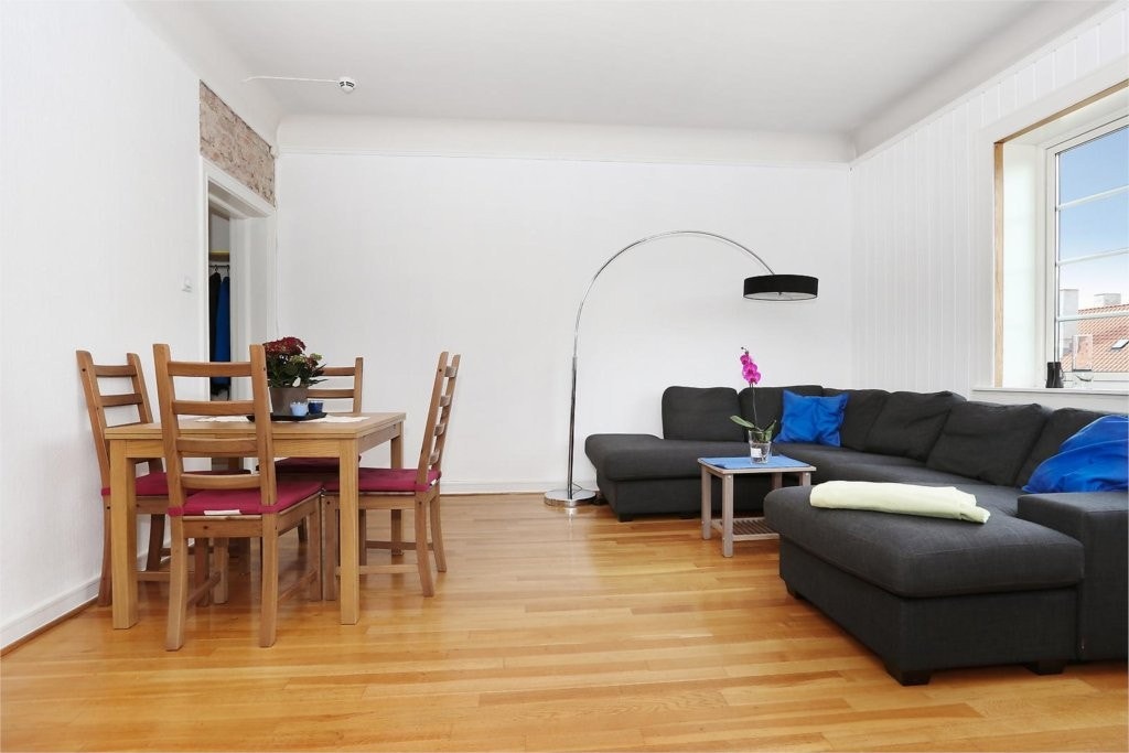 FRA STUEN KAN MAN NYTE FJORDGLØTT UTSIKT! Galleribilde