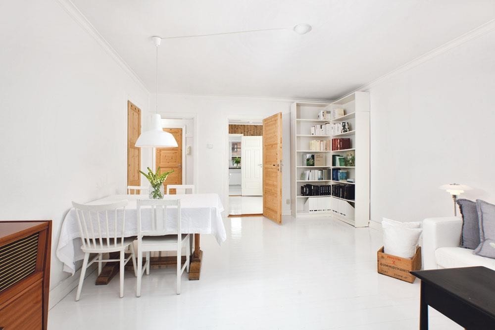 Koselig og stor stue med god plass til spisebord og sofagruppe (Joakim Torp - 977 08 876) Galleribilde