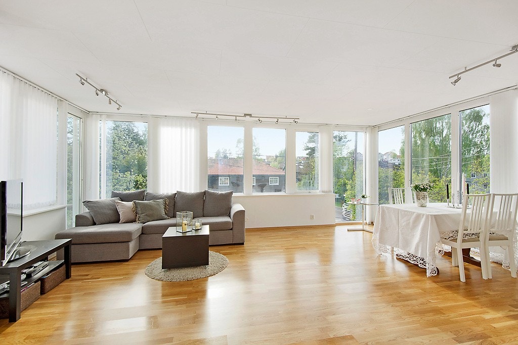 Stue 1/spisestue 1 vestvendt Galleribilde