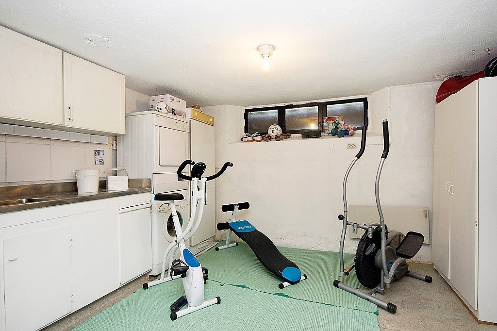 Stort vaskerom og trimrom i underetasje Galleribilde