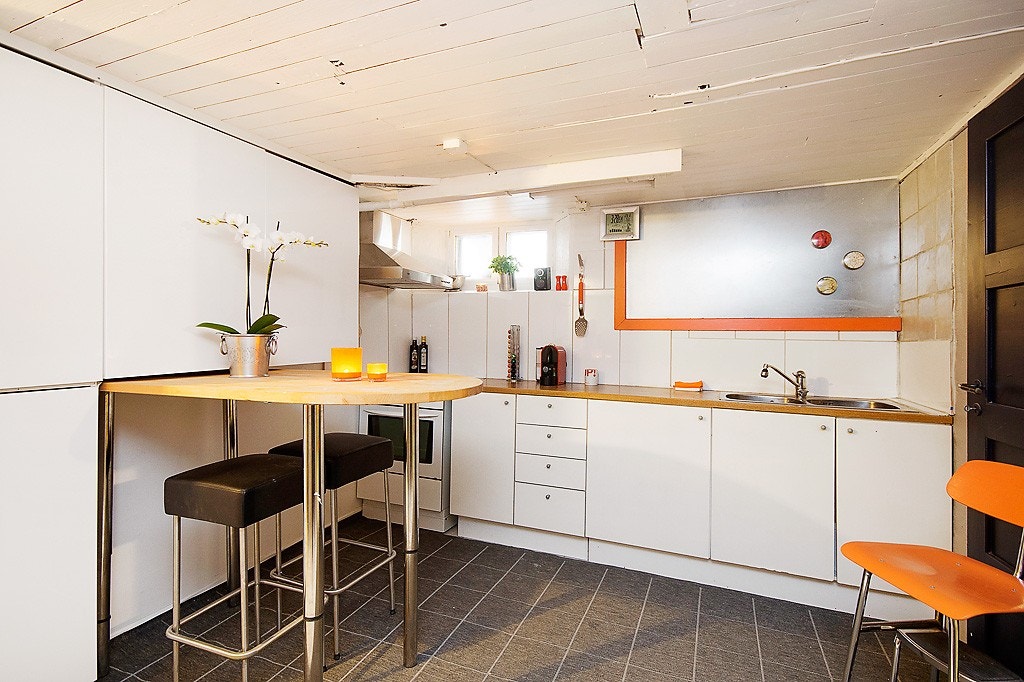 Kjøkken i underetasje Galleribilde