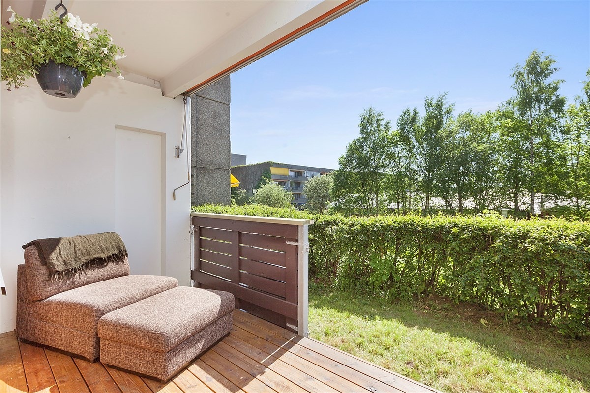 Utsyn mot grøntområder. Galleribilde