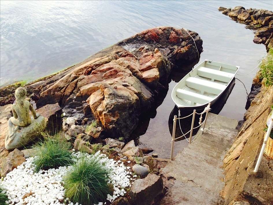 Småbåtlagune med helt ny 14 fots båt med 9,9 hk påhengsmotor. Galleribilde