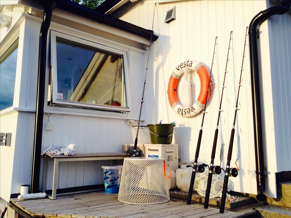 Fiskeutstyrshjørne mot sydvest med utstyrsbod under. Galleribilde