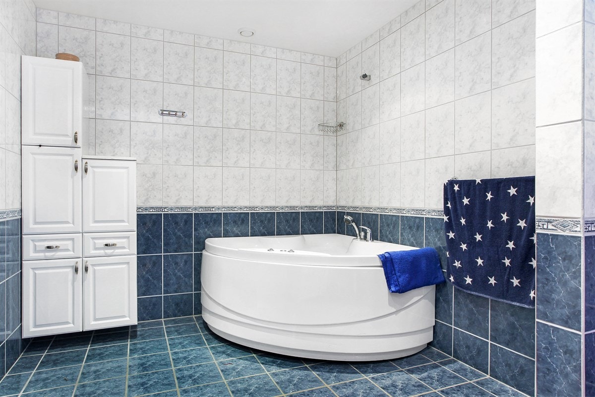 6 bad 1 Galleribilde