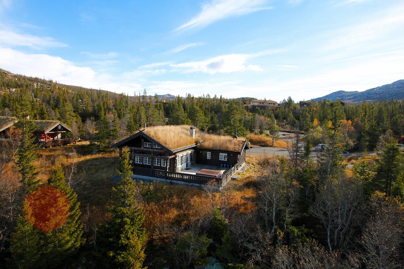 Fasade og uteplass mot sørvest Galleribilde