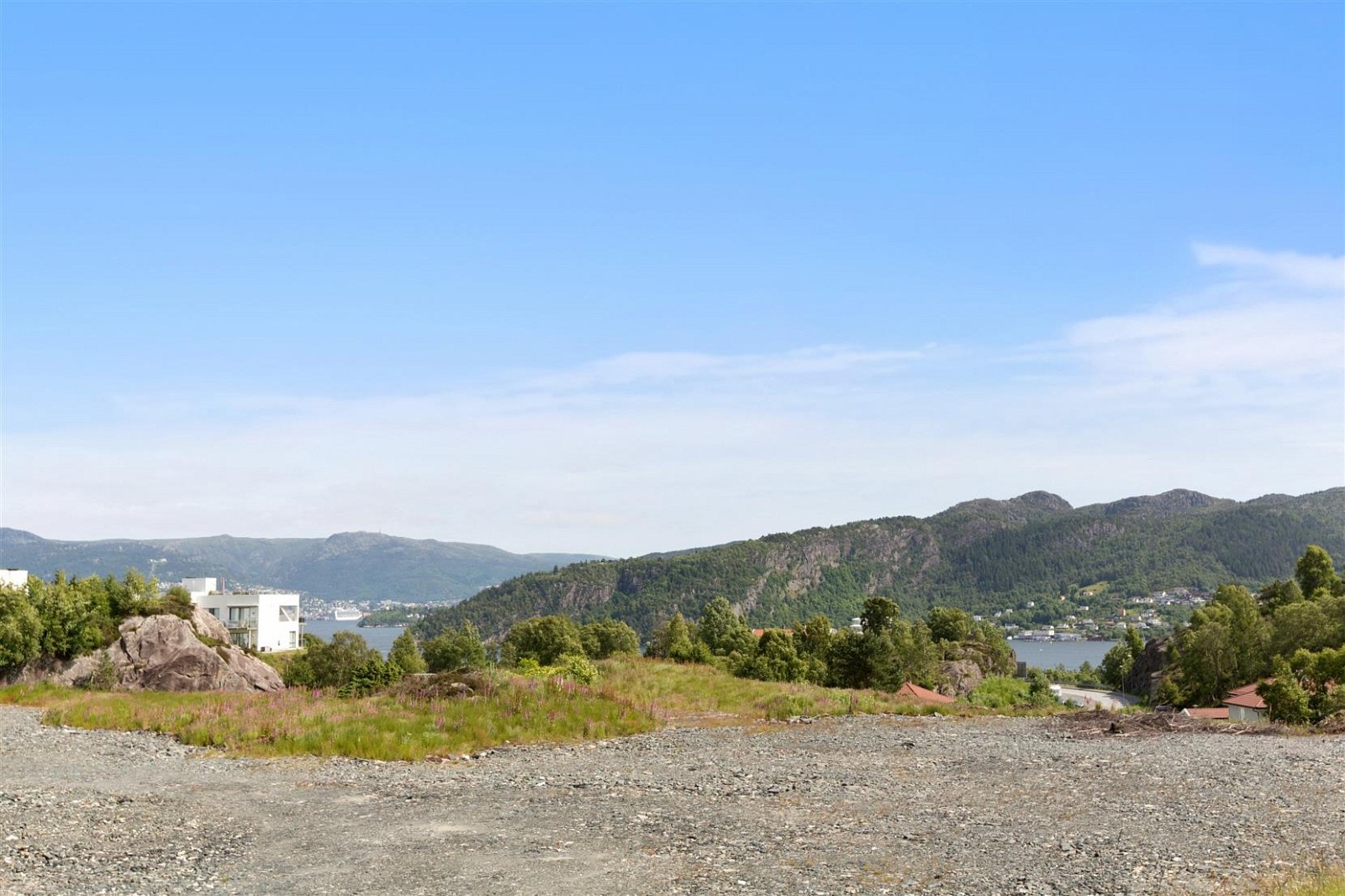 Utsikt mot innseilingen til Bergen fra boligen. Galleribilde