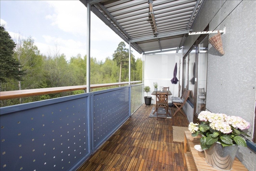 Solrik balkong Galleribilde