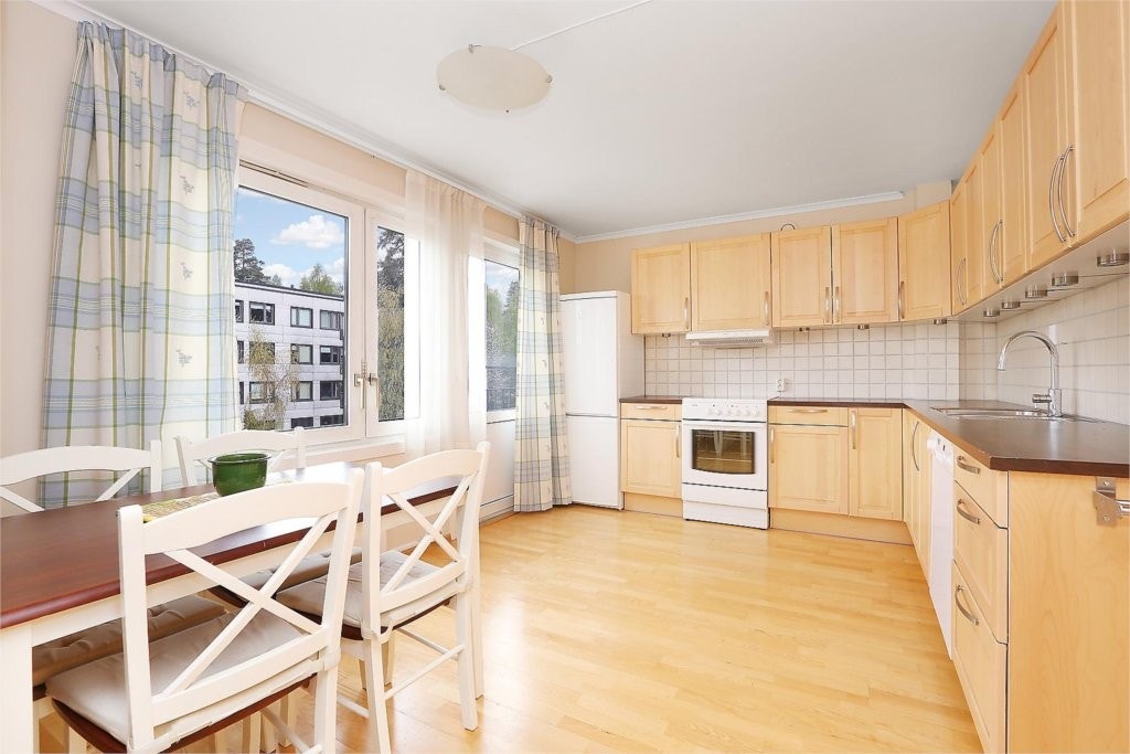 Stort kjøkken med fransk balkong Galleribilde