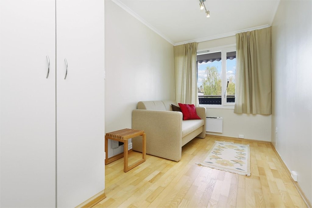 Praktisk soverom med skapplass Galleribilde