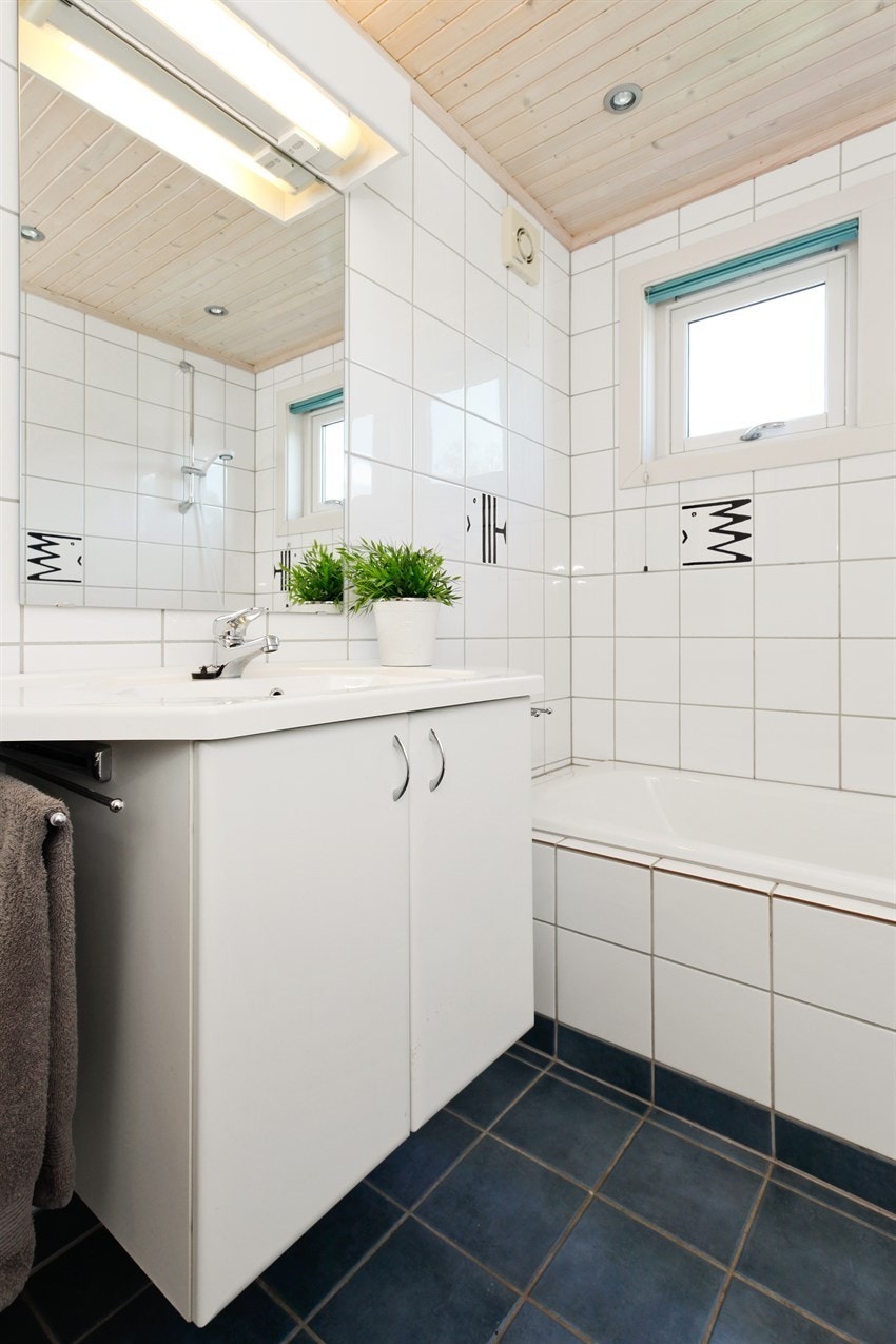 Bad med badekar i 2. etasje Galleribilde