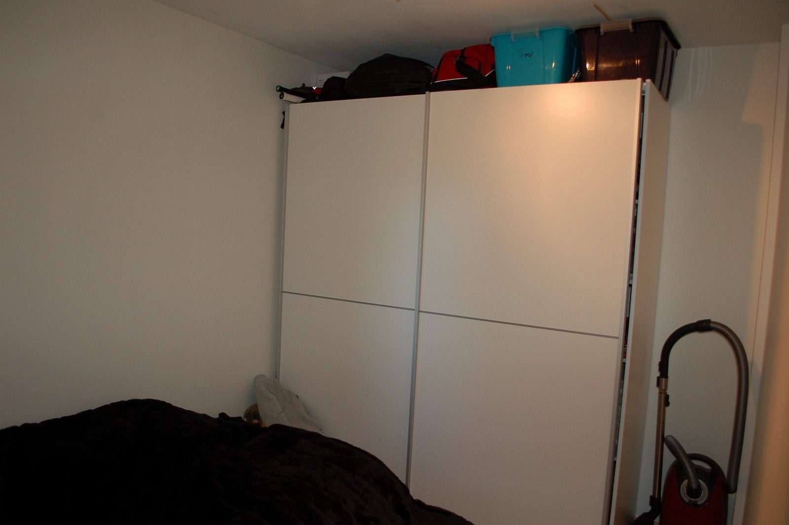 Skyvedørsgarderobe på soverommet Galleribilde