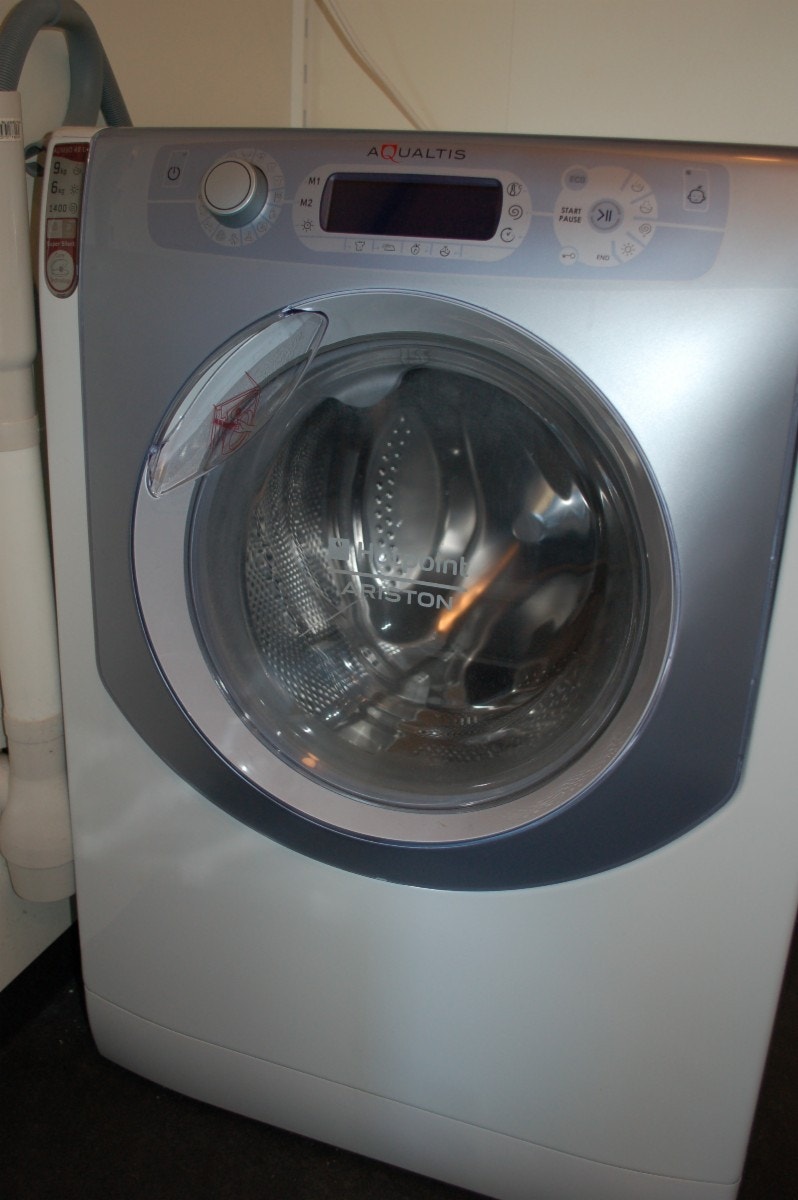 Vaskemaskin med innebygd tørketrommel Galleribilde