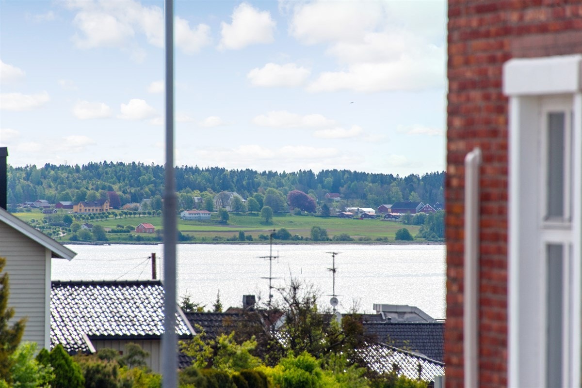 Litt utsikt også fra stua Galleribilde