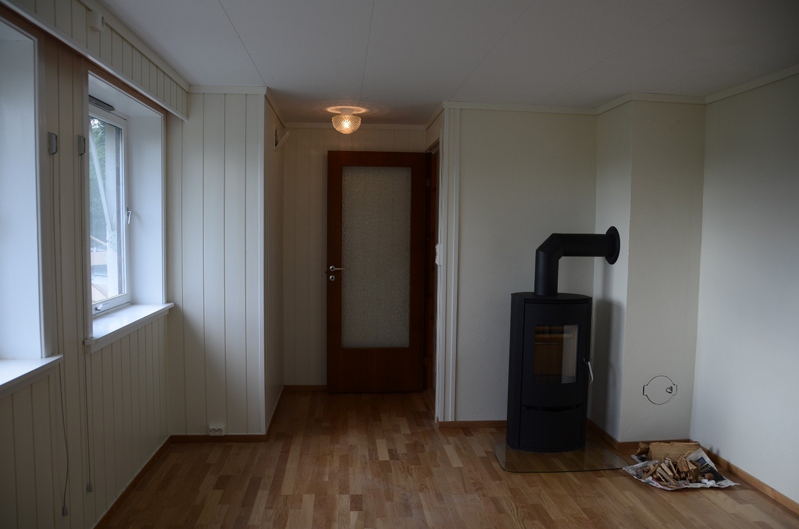 Vedovn i stua. Galleribilde