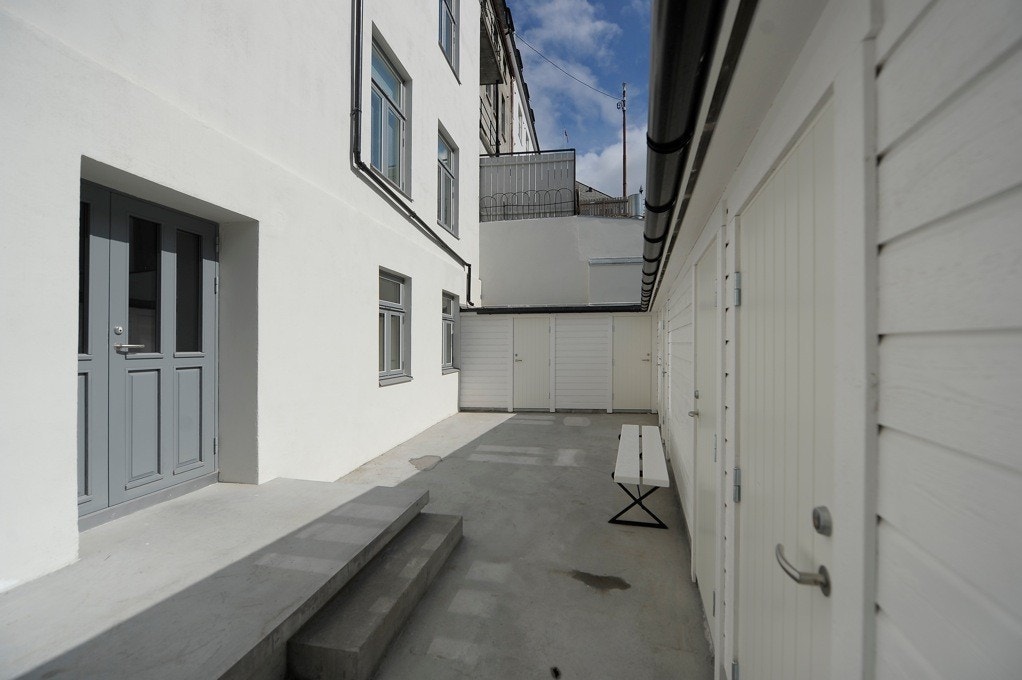 Bakgård Galleribilde