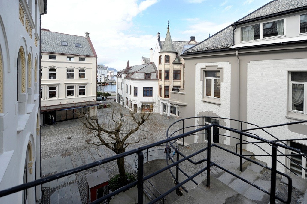 Utsikt havnen Galleribilde