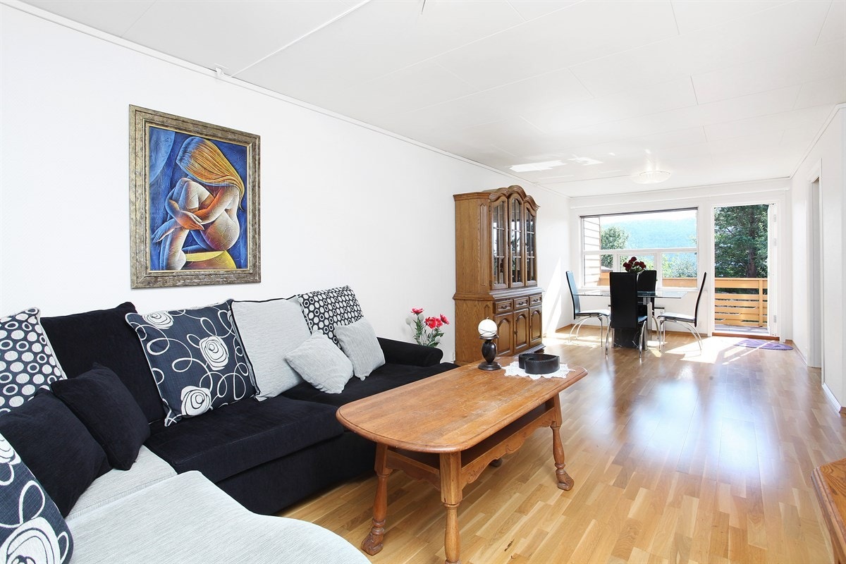 God plass med pratisk løsning som gir gode møbleringsmuligheter Galleribilde