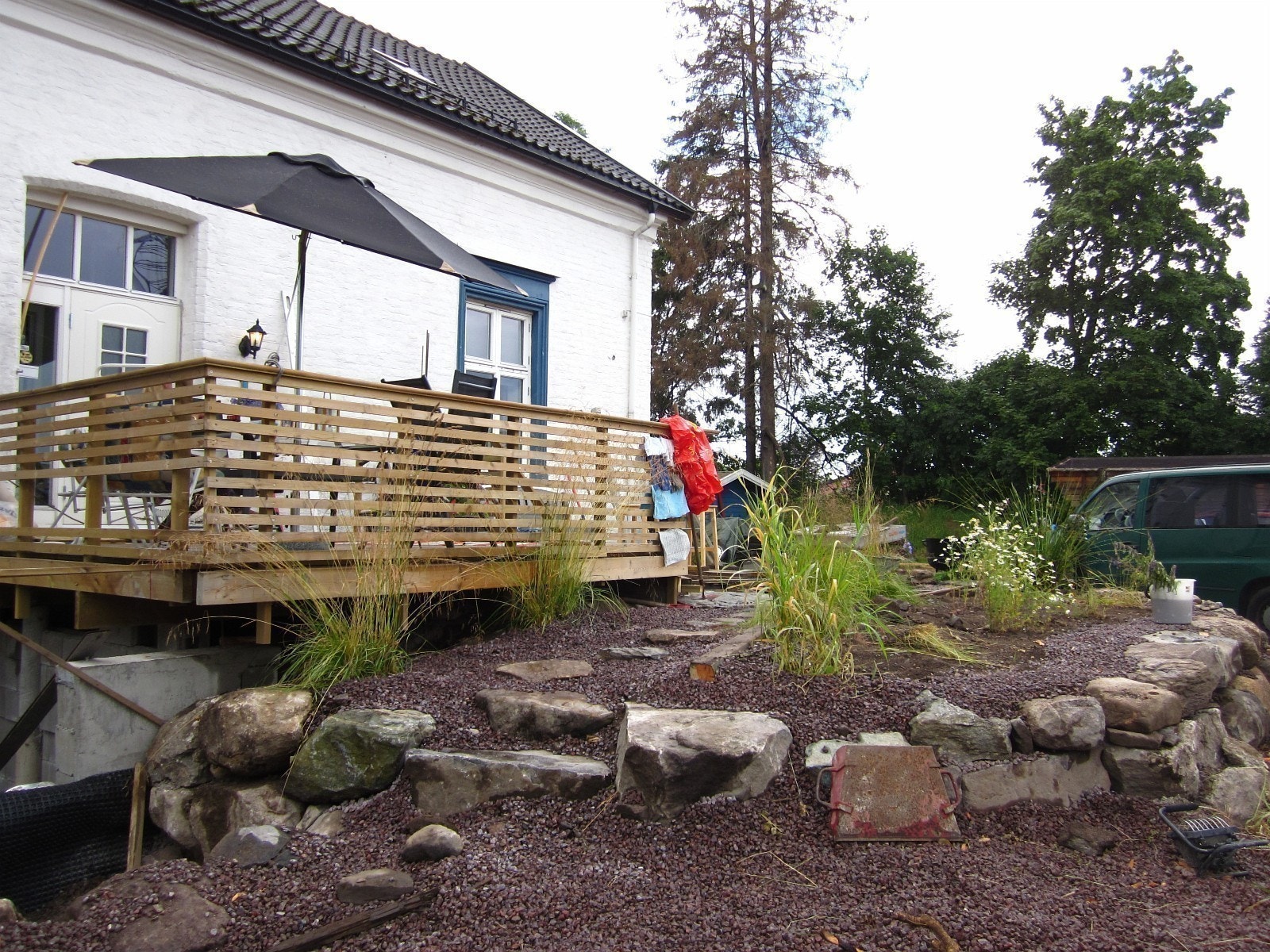 Terrasser ved inngang, samt utenfor kjøkken Galleribilde