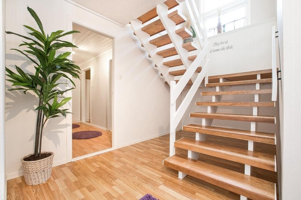Trappegang i underetasje Galleribilde